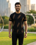Man wearing a bleach Brushstroke effect Black Regular Fit Cotton  T-shirt 