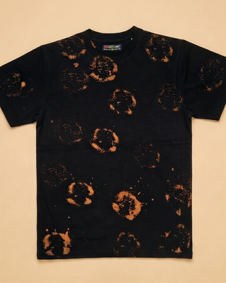 Rust Ring effect  Regular fit T-shirt placed on the sandal background